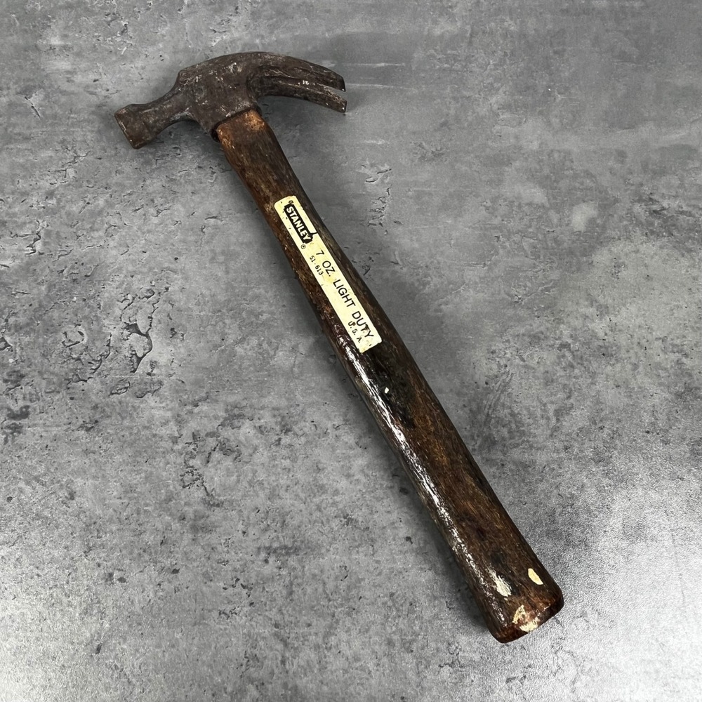 Vintage Stanley 7 oz Light Duty Claw Hammer 51-613 Wood Handle Made in USA‎